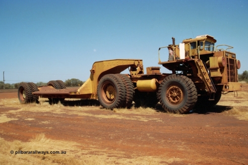 223-06
Rosella Siding, old Hamersley Iron machine transporter, prime mover is a KW Dart, possibly a model DE 2551. 21st October 2000.
Keywords: KW-Dart;DE2551;