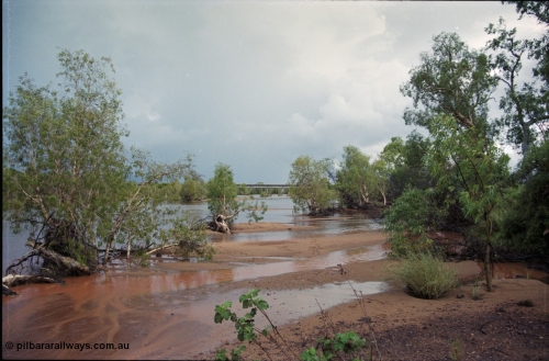 225-01
Walla siding area, the East Turner River is in flood, flowing with the bridge at the 55.5 km in the background.
