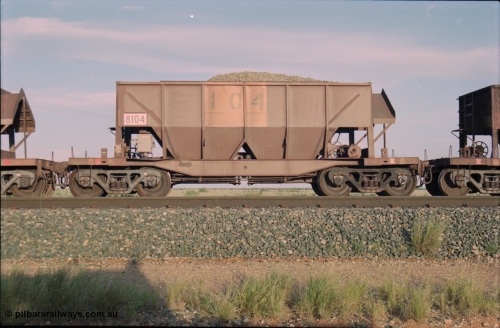 225-29
Bing siding backtrack, Tomlinson WA built GML ore waggon 8104 loaded with ballast, side view. [url=https://goo.gl/maps/d3XYJ1cqapJ2]GeoData[/url].
Keywords: 8104;Tomlinson-Steel-WA;gml-ore-waggon;
