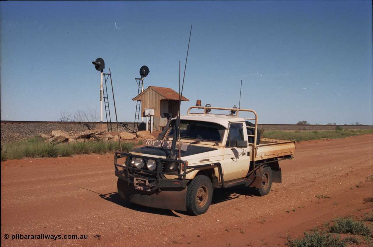 227-34
25 km signal location on the BHP Newman mainline. 25 S for south bound trains, the other signal is 25 N. Toyota tray back. [url=https://goo.gl/maps/wLVbPJhpBm92]GeoData[/url].

