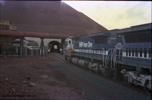 228-28
Yandi Two load-out tunnel, view of empty train about to enter for loading behind a standard pair of Goninan rebuilt GE CM40-8M model units 5649 'Pohang' serial 8412-07/93-140 and 5644 'Kangan' serial 8281-09/92-133. Geodata [url=https://goo.gl/maps/KbzBN9Bt4k52] -22.720824, 119.043410 [/url].
Keywords: 5649;Goninan;GE;CM40-8M;8412-07/93-140;rebuild;AE-Goodwin;ALCo;M636C;5473;G6047-5;