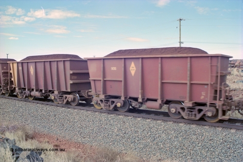 249-34
Loaded Hamersley Iron ore waggon pair Tomlinson Steel WA built 5708 and Nippon Sharyo Japan built 906. Approximate [url=https://goo.gl/maps/UUfj15vTkvBaPCaw8]location[/url]. 18th December 1999.
Keywords: M-series;