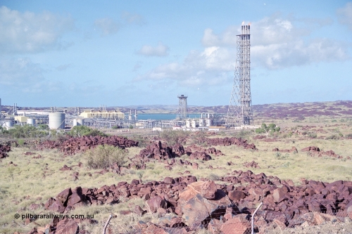 249-35
Burrup Peninsula gas plant, view of plant and flare tower. Approximate [url=https://goo.gl/maps/VnJ1jpgZBkq1ZPtR7]location[/url]. 18th December 1999.
