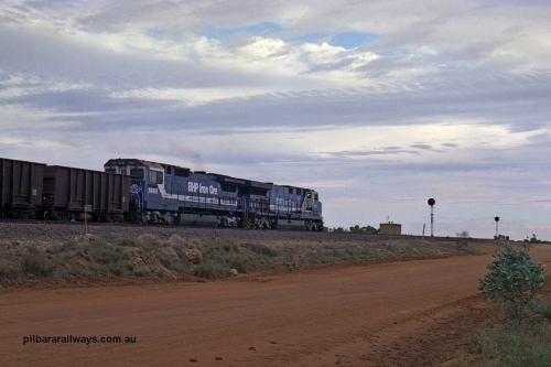 254-27
Bing Siding at the 20 km, an empty train departs south with Goninan rebuild unit 5668 'Dunkirk' an CM40-8MEFI model with serial number 8412-01 / 95-159, one of the last four rebuilds with an EFI 7FDL engine. It is trailing AC6000 unit 6071. September 2001.
Keywords: 5668;Goninan;GE;CM40-8MEFI;8412-01/95-159;rebuild;Comeng-NSW;ALCo;M636C;5489;C6084-05;