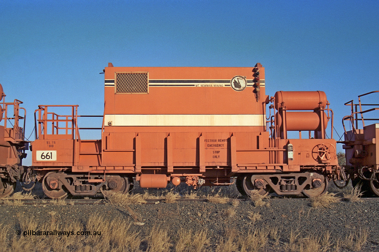 257-11
Flash Butt yard, Locotrol II remote waggon 661 which is modified from a Magor USA ore waggon in the late 1980s. Late 2001.
