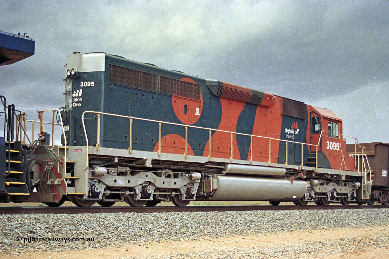 284-31
Bing Siding, 18 km south of Nelson Point with a loaded train holding the mainline with newly delivered BHP Billiton EMD SD40R unit 3095 serial 33677 as the second unit behind an AC6000. Late 2004.
Keywords: 3095;EMD;SD40R;33677/7083-7;SD40;SP8485;