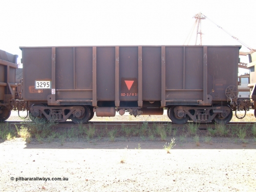 3295 Astra Vagoane 040412 143415
Nelson Point, BHP ore waggon 3295, one of three hundred and fifty waggons built by Astra Vagoane in Arad Romania during 1988, only seventy-five of these waggons found their way into service. April 12, 2004.
Keywords: 3295;Astra-Vagoane-Arad-Romania;BHP-ore-waggon;