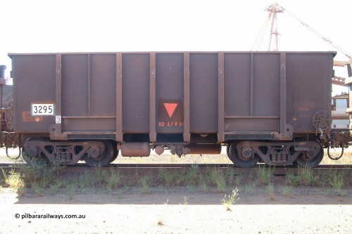 3295 Astra Vagoane 040412 143415
Nelson Point, BHP ore waggon 3295, one of three hundred and fifty waggons built by Astra Vagoane in Arad Romania during 1988, only seventy-five of these waggons found their way into service. April 12, 2004.
Keywords: 3295;Astra-Vagoane-Arad-Romania;BHP-ore-waggon;