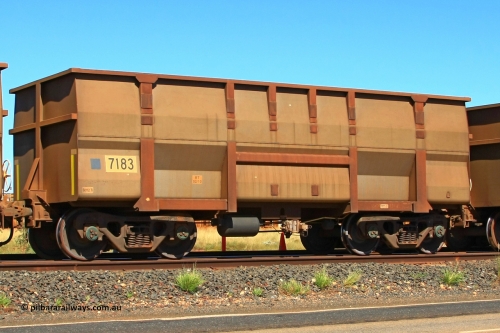 7183 UG 110414 0143
Boodarie, empty BHP Iron Ore waggon 7183, a Golynx build by Goninan WA from February 2010. The 5Cr12Ti decal is the type of steel the body is made of. April 14, 2011.
Keywords: 7183;United-Goninan-WA;BHP-ore-waggon;