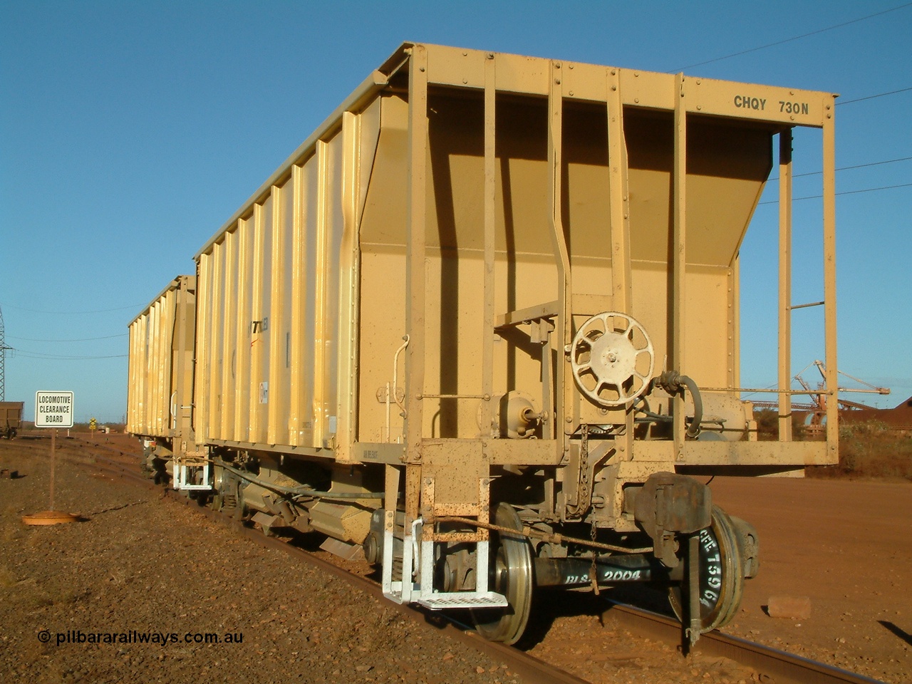 040815 164800
Nelson Point, CFCLA ballast waggon CHQY type 730 having just been offloaded from road transport and placed on rail, view from handbrake end.
Keywords: CHQY-type;CHQY730;CFCLA;CRDX-type;BHP-ballast-waggon;
