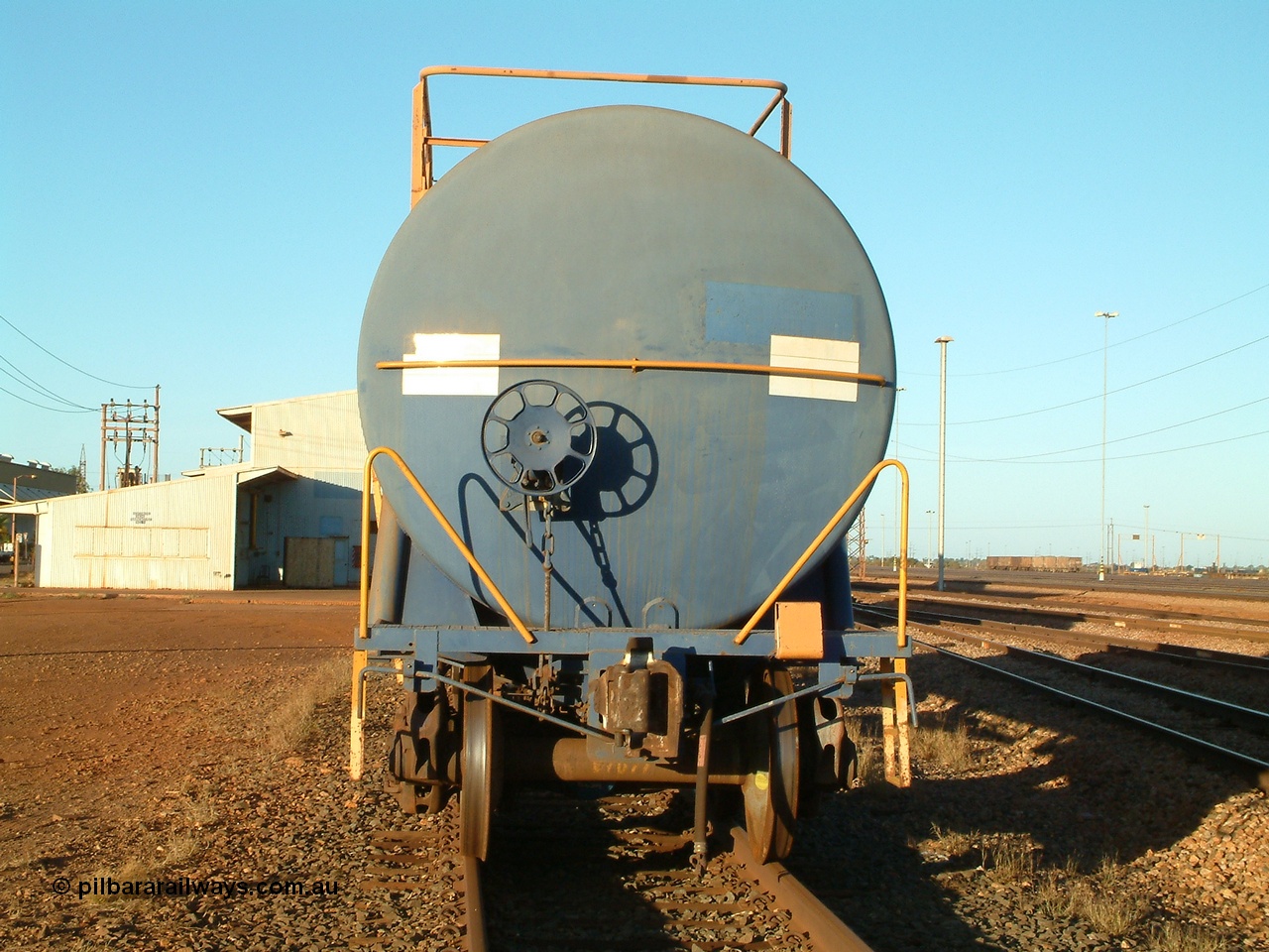 040815 171504
Nelson Point, view of hand brake end of fuel tank waggon 0020, 82 kilolitre capacity built by Comeng NSW for BP as RTC 2, used by Mt Newman Mining, unsure when converted to 0020.
Keywords: Comeng-NSW;RTC2;BHP-tank-waggon;