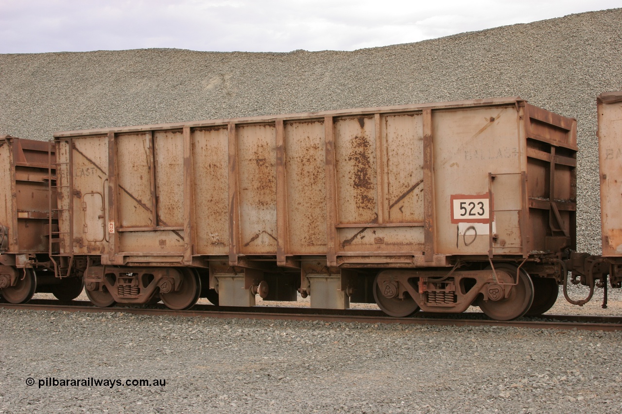 050412 0771
Quarry 8, Shaw Siding area. 3/4 view of 1963 built Magor USA waggon 523, originally in ore service before conversion to a ballast waggon.
Keywords: Magor-USA;BHP-ballast-waggon;