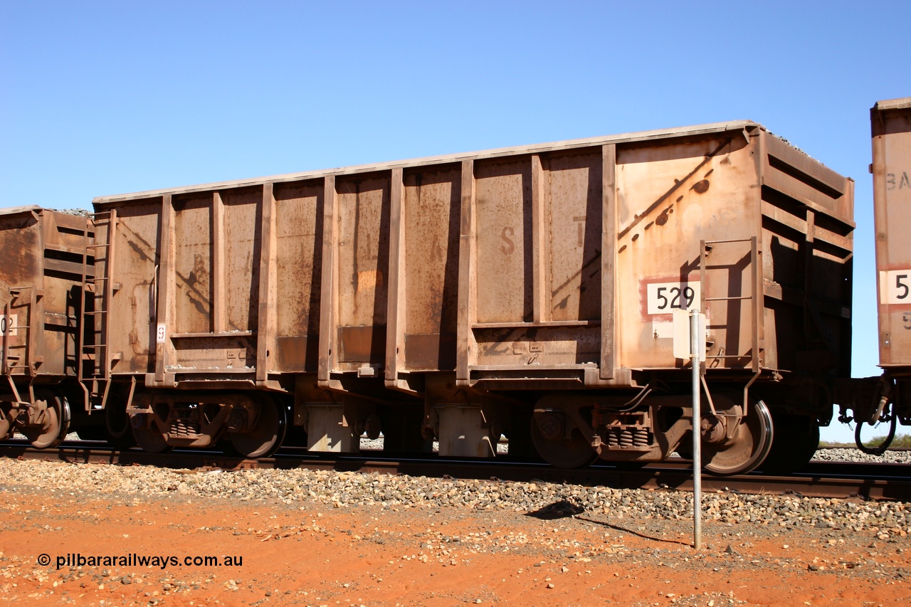 050518 2159
Bing Siding. 3/4 view of 1963 built Magor USA waggon 529, originally in ore service before conversion to a ballast waggon.
Keywords: Magor-USA;BHP-ballast-waggon;
