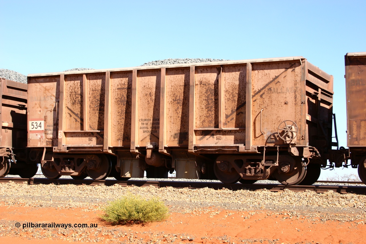 050518 2182
Bing Siding. 3/4 view of 1963 built Magor USA waggon 534, originally in ore service before conversion to a ballast waggon.
Keywords: Magor-USA;BHP-ballast-waggon;