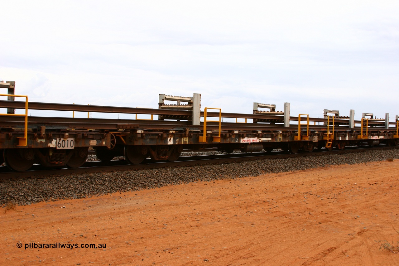 050522 2729
Goldsworthy Junction, rail recovery and transport train flat waggon #19, 6013, built by Scotts of Ipswich Qld in 1970.
Keywords: Scotts-Qld;BHP-rail-train;