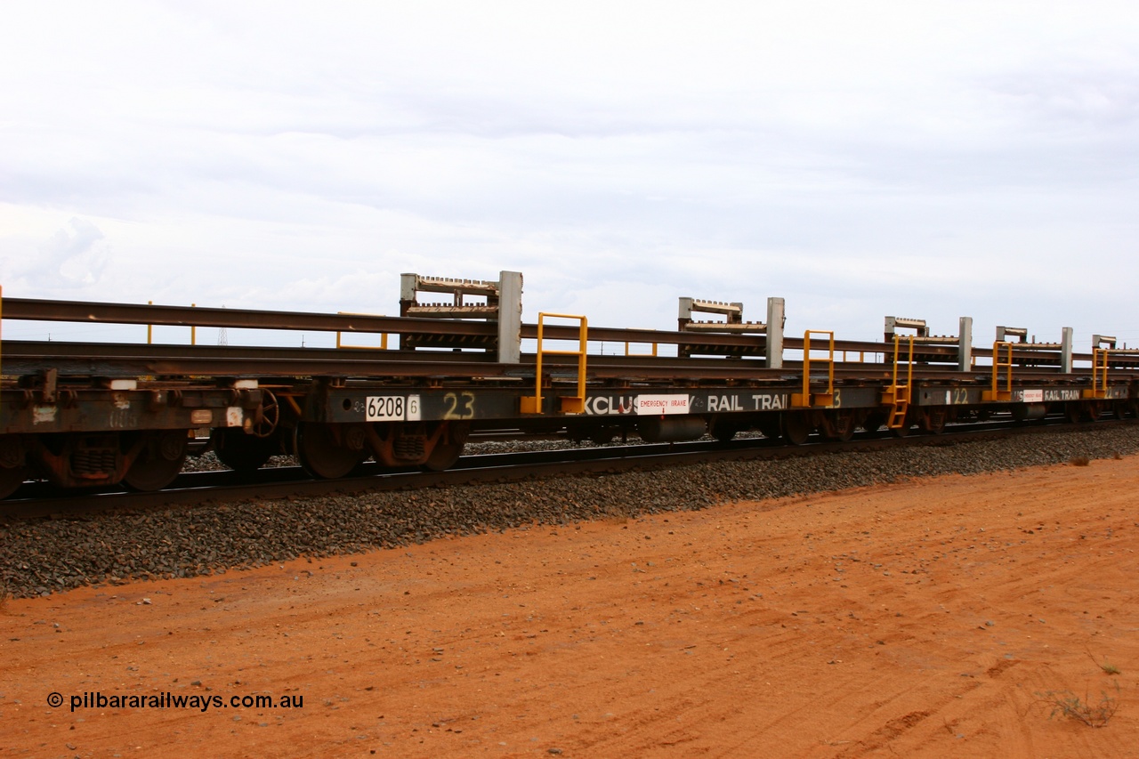 050522 2733
Goldsworthy Junction, rail recovery and transport train flat waggon #23, 6208, built by Comeng WA in February 1977 under order number 07-M-282 RY.
Keywords: Comeng-WA;BHP-rail-train;