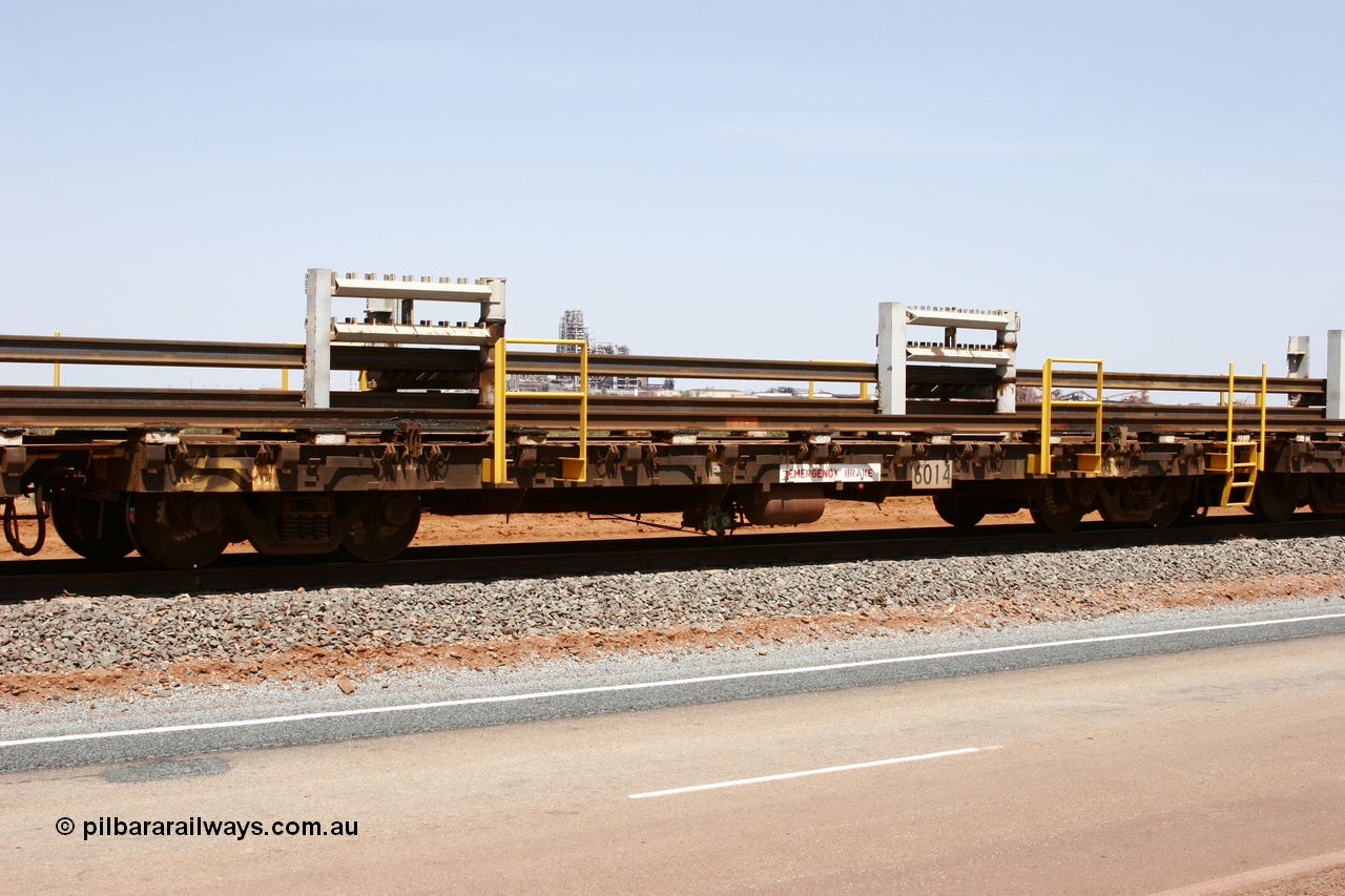 051001 5715
Boodarie, the Steel Train or rail recovery and transport train, flat waggon #25, 6014, a Comeng WA built flat waggon from September 1971.
Keywords: Comeng-WA;BHP-rail-train;