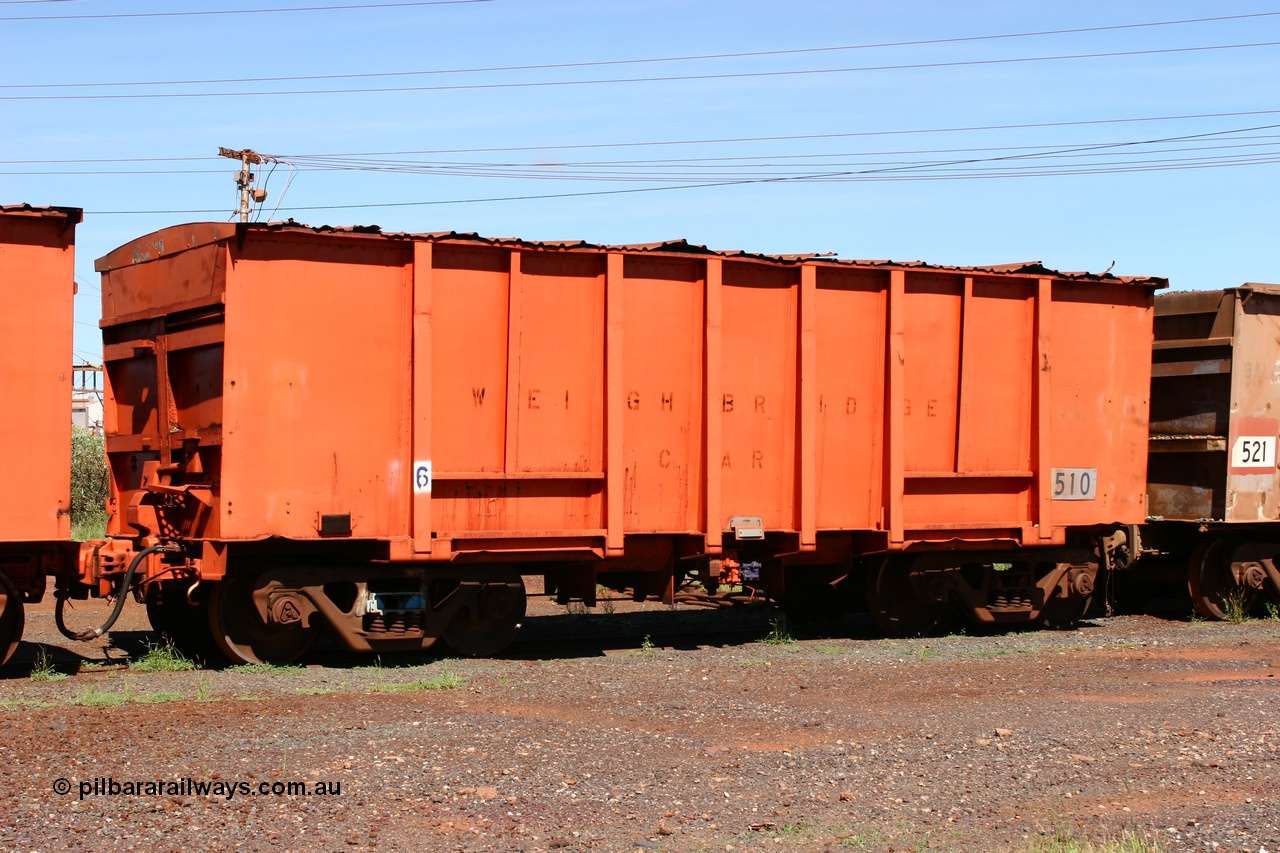 060414 3442
Nelson Point yard, originally a Magor USA built ballast waggon for the Oroville Dam construction, 510 seen here modified as a weighbridge test car.
Keywords: Magor-USA;BHP-weigh-waggon;