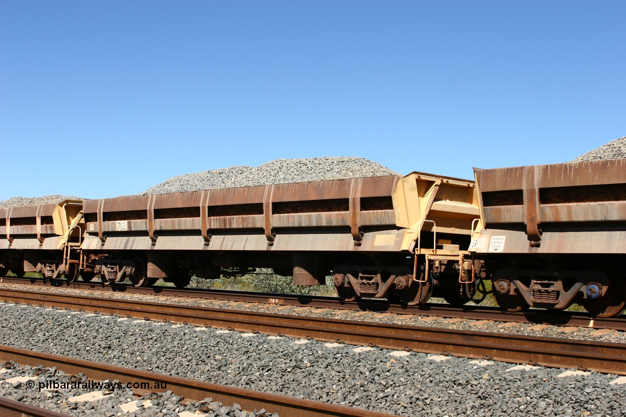 060501 3897
Tabba Siding, built by Difco USA in 1971 for Mt Newman Mining in a group of four, side dump waggon 703.
Keywords: Difco-Ohio-USA;BHP-ballast-waggon;