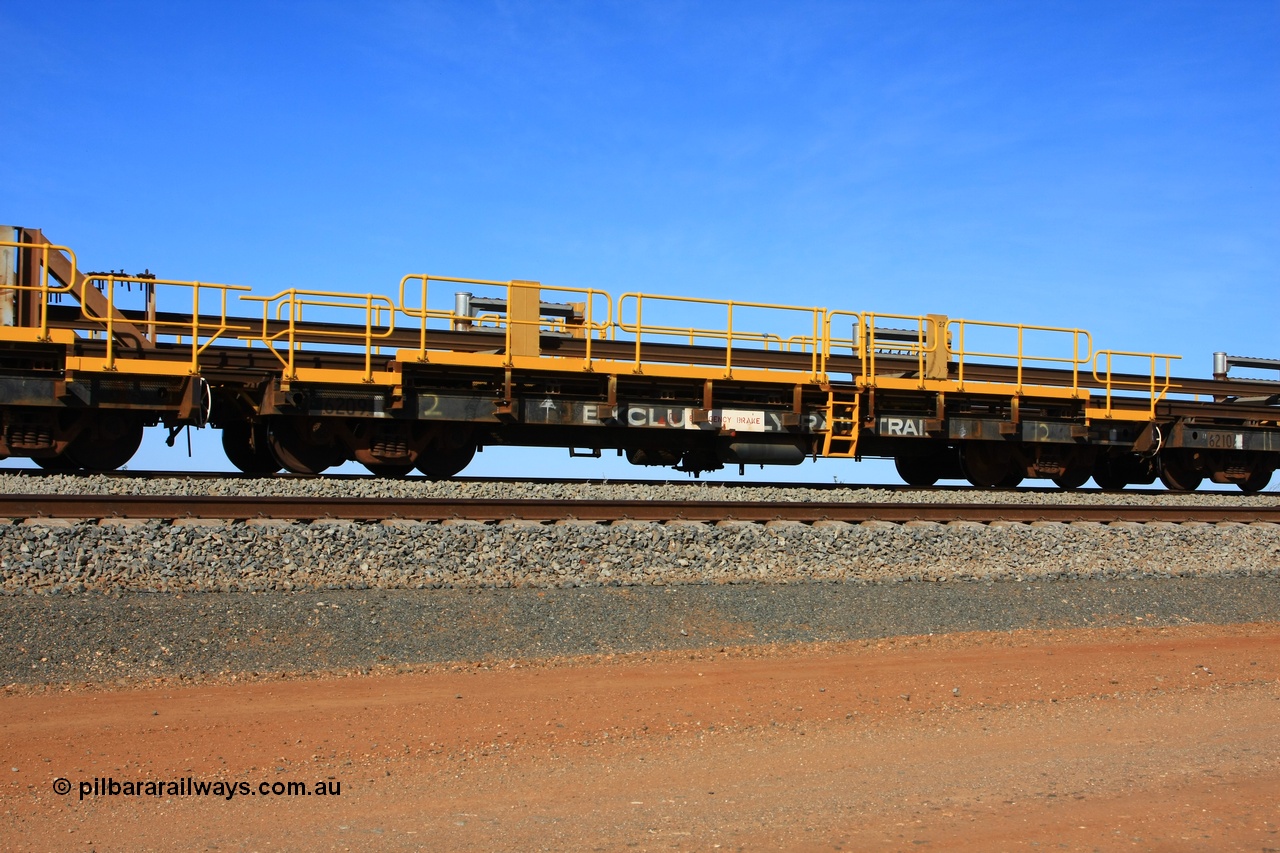 110619 1882
South of Mooka Siding, the Steel Train or rail recovery and transport train, flat waggon #12, 6209, a Comeng WA built flat waggon from January 1977 under order no. 07-M-282 RY.
Keywords: Comeng-WA;BHP-rail-train;