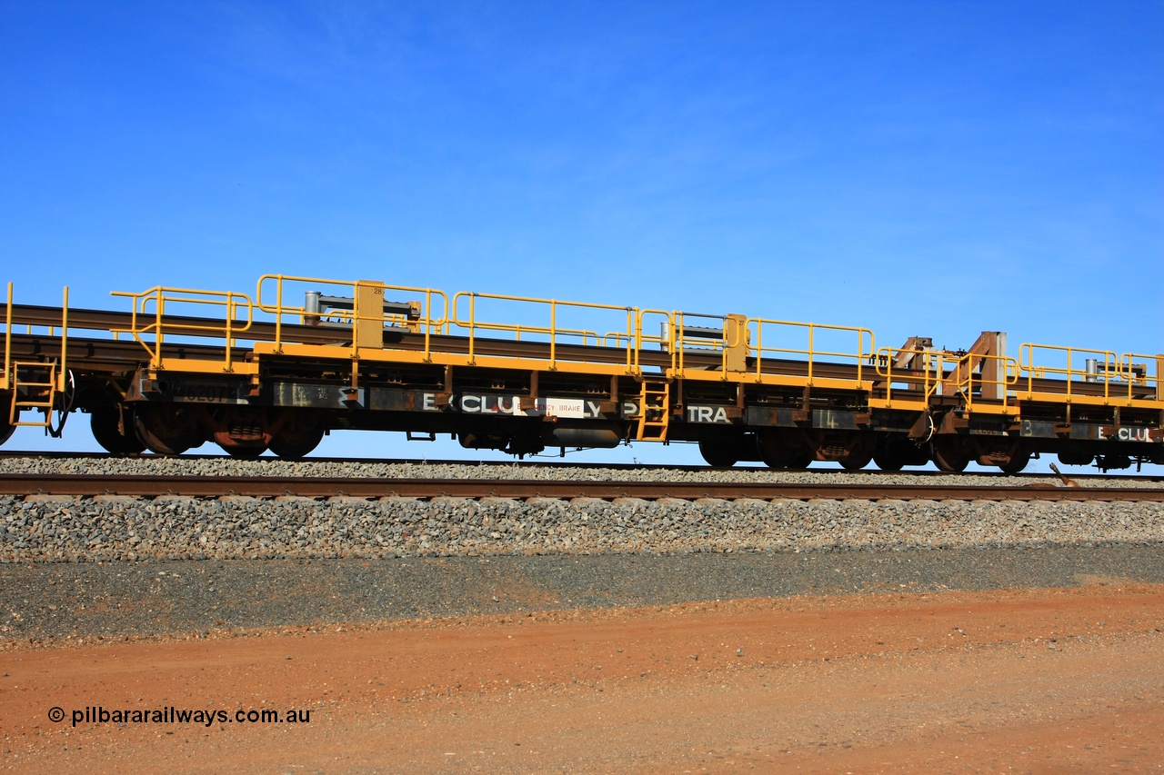 110619 1884
South of Mooka Siding, the Steel Train or rail recovery and transport train, flat waggon #14, 6207, a Comeng WA built flat waggon from January 1977 under order no. 07-M-282 RY.
Keywords: BHP-rail-train;Comeng-WA;