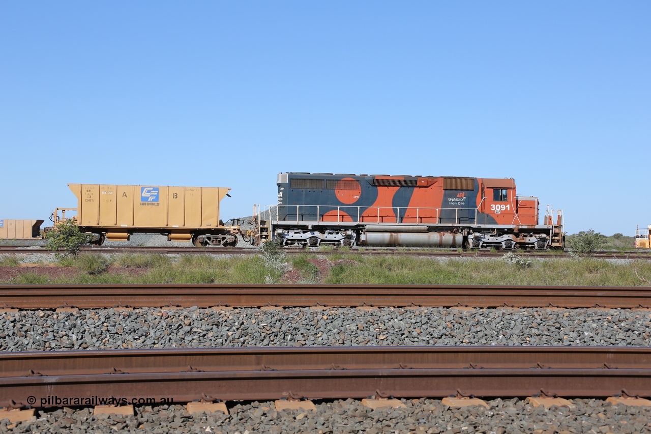 130720 1435
Flash Butt yard, CFCLA ballast waggon CHTY class CHTY 715, modified from a similar CHQY class with the end framing removed attached to an SD40R unit 3091.
Keywords: CFCLA;BHP-ballast-waggon;CHTY-type;CHQY-type;CHTY715;