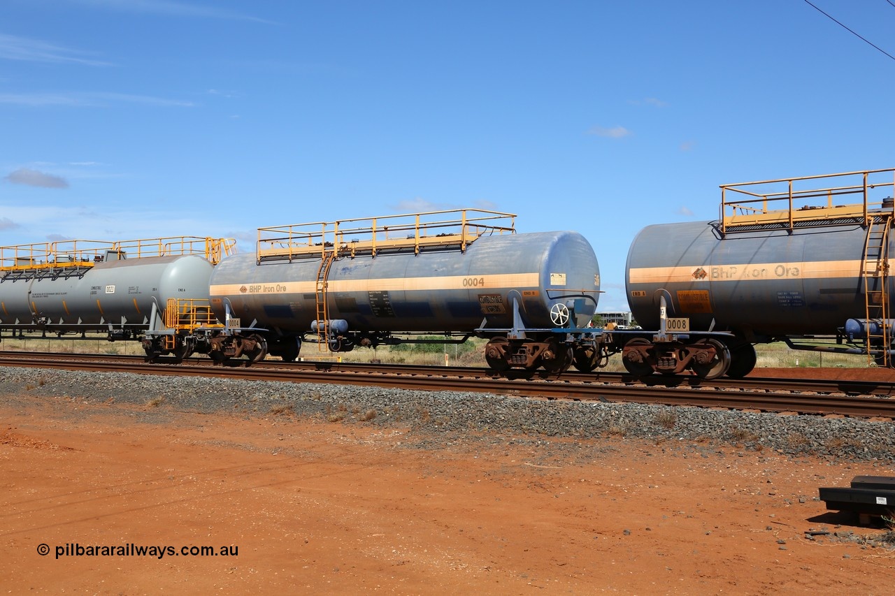 150314 7752
Bing Siding, empty 82 kL Comeng NSW built tank waggon 0004 one of six such tank waggons built in 1970-71.
Keywords: Comeng-NSW;BHP-tank-waggon;