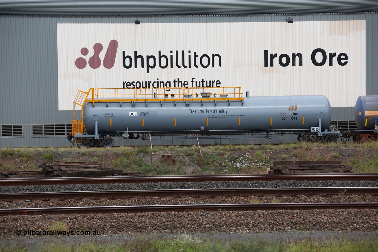 150523 8201
Nelson Point, empty 116 kL CNR-QRRS of China built tank waggon 0035, one of a second batch delivered in 2015 with safety slogan 'Take time to work safely'.
Keywords: CNR-QRRS-China;BHP-tank-waggon;