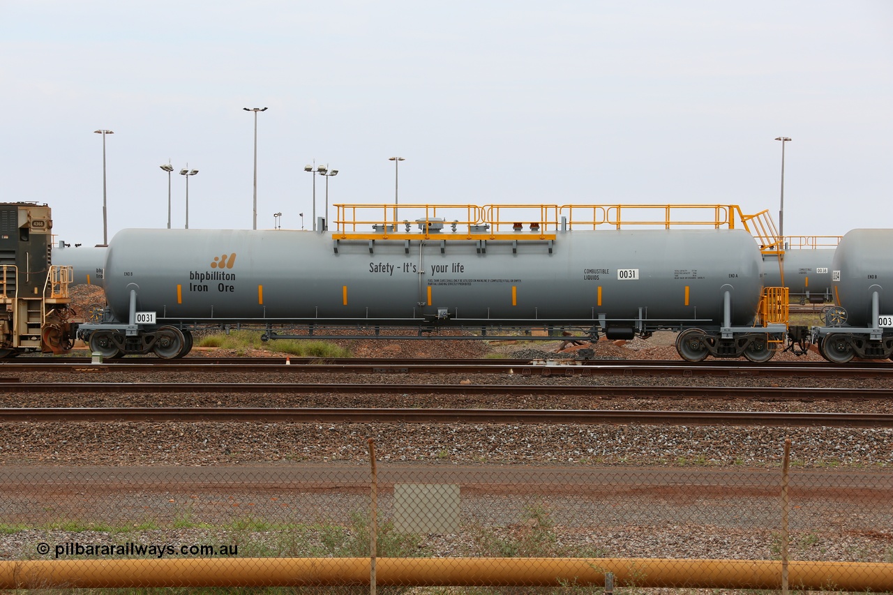 150523 8212
Nelson Point, empty 116 kL CNR-QRRS of China built tank waggon 0031, class leader of a second batch delivered in 2015 with safety slogan 'Safety - It's your life'.
Keywords: CNR-QRRS-China;BHP-tank-waggon;