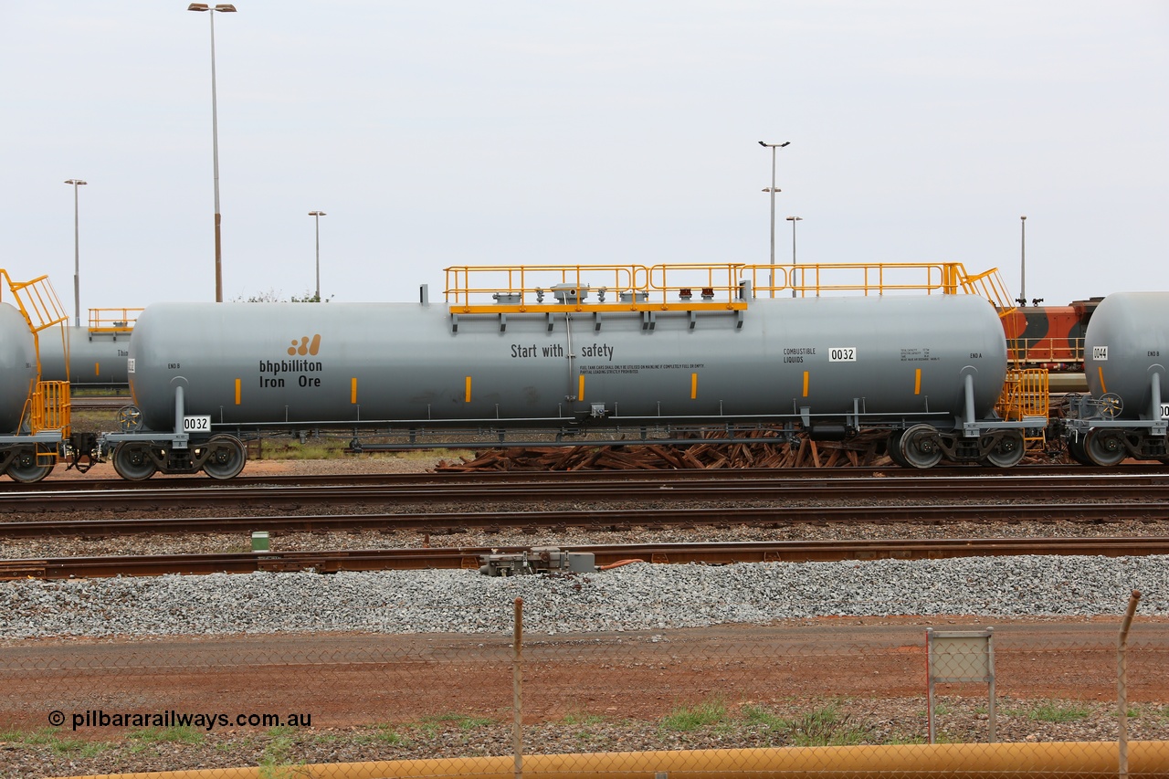 150523 8216
Nelson Point, empty 116 kL CNR-QRRS of China built tank waggon 0032, one of a second batch delivered in 2015 with safety slogan 'Start with safety'.
Keywords: CNR-QRRS-China;BHP-tank-waggon;