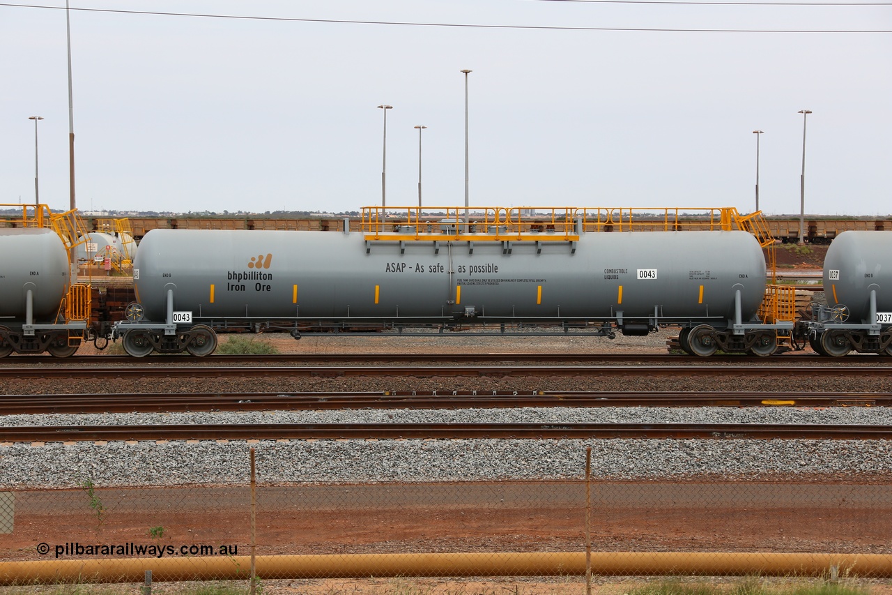 150523 8220
Nelson Point, empty 116 kL CNR-QRRS of China built tank waggon 0043, one of a second batch delivered in 2015 with safety slogan 'ASAP - As safe as possible'.
Keywords: CNR-QRRS-China;BHP-tank-waggon;