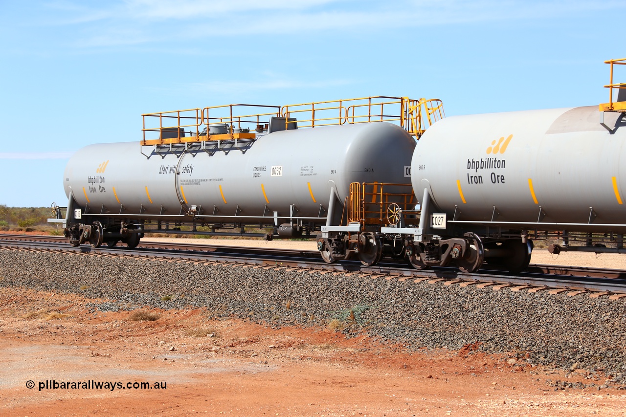 160128 00342
Mooka Siding, empty 116 kL CNR-QRRS of China built tank waggon 0032, one of a second batch delivered in 2015 with safety slogan 'Start with safety'.
Keywords: CNR-QRRS-China;BHP-tank-waggon;