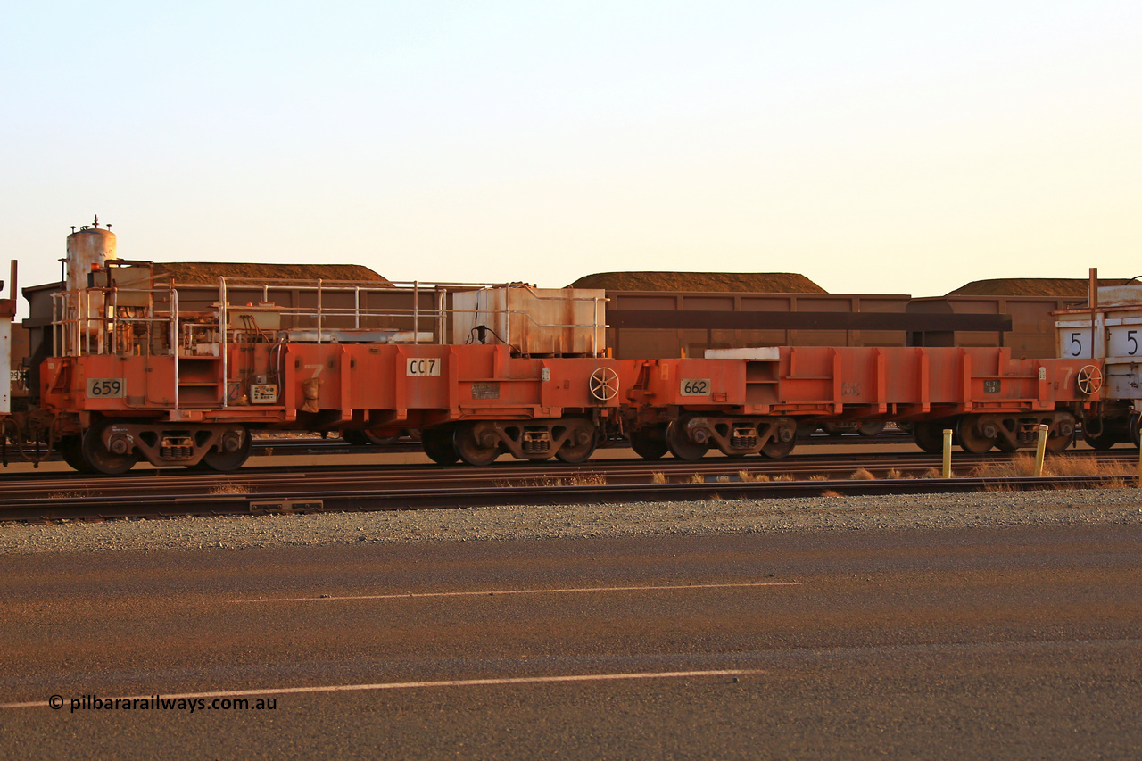 CC7 BHP Iron Ore 231231 2756
Compressor waggon set No. 7, made from a pair of cut down Magor USA built 91 ton ore waggons 659 and 662, originally ex Oroville Dam, California before Mount Newman Mining.
Keywords: Magor-USA;BHP-compressor-set;