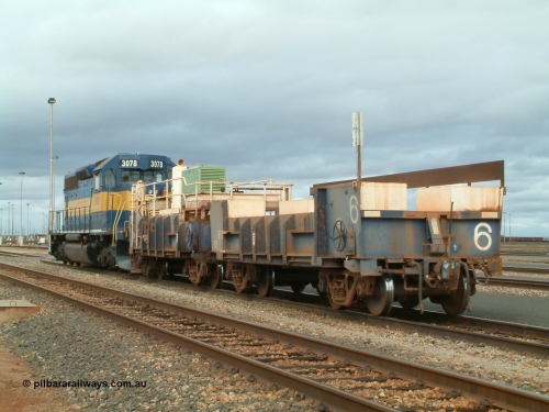 CC6 040530 143906
Nelson Point, compressor waggon set No. 6, made from a pair of cut down Magor USA built 91 ton ore waggons 559 and 660, originally ex Oroville Dam, California.
Keywords: Magor-USA;BHP-compressor-set;