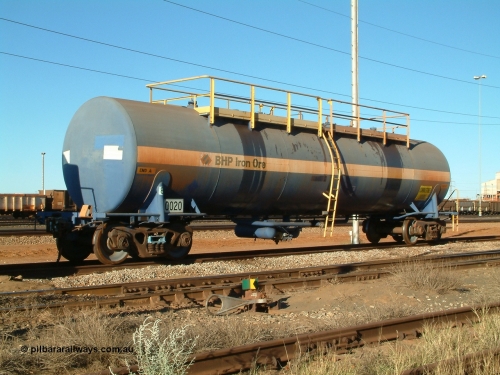 0020 Comeng 040627 080053
Nelson Point, fuel tank waggon 0020 82 kL capacity, built by Comeng NSW for BP as RTD 2, last of two such tanks, used on Mt Newman line, unsure when converted to 0020.
Keywords: Comeng-NSW;BP-Oil;RTC2;BHP-tank-waggon;