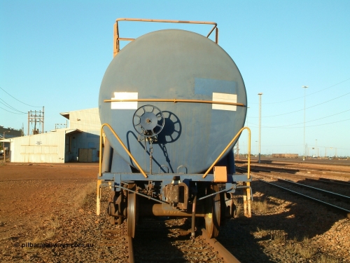 0020 Comeng NSW 040815 171504
Nelson Point, view of hand brake end of fuel tank waggon 0020, 82 kilolitre capacity built by Comeng NSW for BP as RTC 2, used by Mt Newman Mining, unsure when converted to 0020.
Keywords: Comeng-NSW;BP-Oil;RTC2;BHP-tank-waggon;
