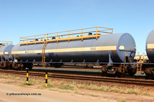 0010 Comeng NSW 060414 3460
Nelson Point yard, empty 116 kL Comeng NSW built tank waggon 0010 from 1972, one of three such tank waggons.
Keywords: Comeng-NSW;BHP-tank-waggon;