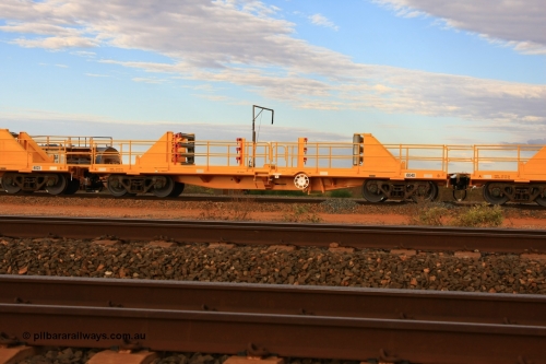 6040 Gemco WA 100717 0663
Flash Butt yard, new rail stock carrier waggon 6040, built by Gemco Rail in late 2009-10 with Barber bogies.
Keywords: Gemco-Rail-WA;BHP-rail-train;