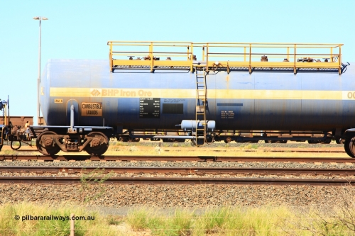 0003 Comeng NSW 110411 09994
Nelson Point, empty 82 kL Comeng NSW built tank waggon 0003 one of six such tank waggons built in 1970-71.
Keywords: Comeng-NSW;BHP-tank-waggon;