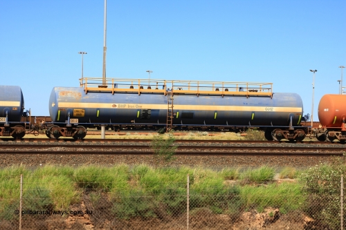 0012 Comeng NSW 110411 09995
Nelson Point, empty 116 kL Comeng NSW built tank waggon 0012 from 1972, one of three such tank waggons.
Keywords: Comeng-NSW;BHP-tank-waggon;