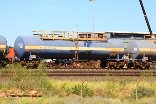 0020 Comeng NSW 110411 10022
Nelson Point, fuel tank waggon 0020 82 kL capacity, built by Comeng for BP as RTC 2, last of two such tanks, used on Mt Newman line, unsure when converted to 0020.
Keywords: Comeng-NSW;BP-Oil;RTC2;BHP-tank-waggon;