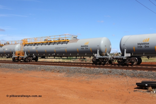 0026 CNR - QRRS China 150314 7747
Bing Siding, empty 116 kL CNR-QRRS of China built tank waggon 0026, one of a batch of ten built in 2014.
Keywords: CNR-QRRS-China;BHP-tank-waggon;