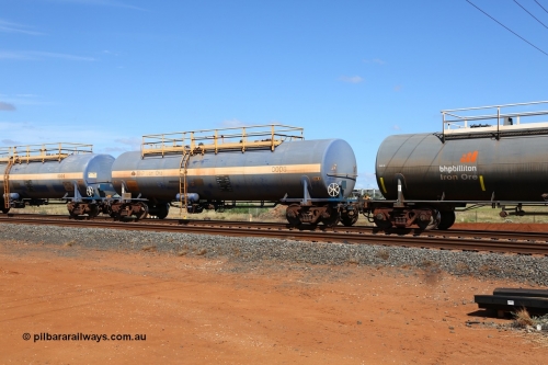 0008 Comeng NSW 150314 7751
Bing Siding, empty 82 kL Comeng NSW built tank waggon 0008 one of six such tank waggons built in 1970-71.
Keywords: Comeng-NSW;BHP-tank-waggon;