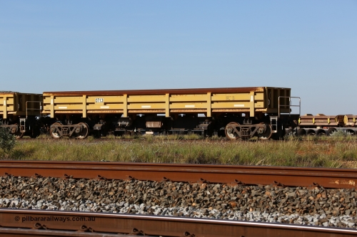 0713 CNR - QRRS China 150619 9102
Flash Butt yard, CNR-QRRS of China built side dump waggons, built and delivered around 2011-12, waggon 0713 loaded with fines for sheeting.
Keywords: CNR-QRRS-China;BHP-ballast-waggon;