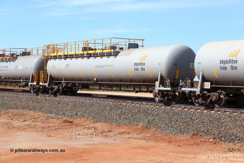 0021 CNR - QRRS China 160128 00335
Mooka Siding, empty 116 kL CNR-QRRS of China built tank waggon 0021, class leader of a batch of ten built in 2014.
Keywords: CNR-QRRS-China;BHP-tank-waggon