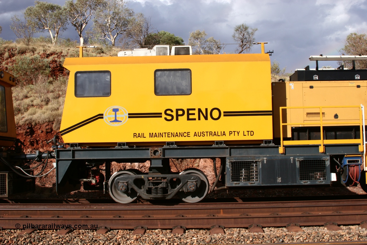 050421 1619
Hesta Siding backtrack, Speno Australia's RR24 model 24 stone rail grinder serial M20 before they had id stickers fitted, this unit was later stickered as RG 1, side view of the third grinding and driving module. 21st April 2005.
Keywords: Speno;RR24;M20;track-machine;