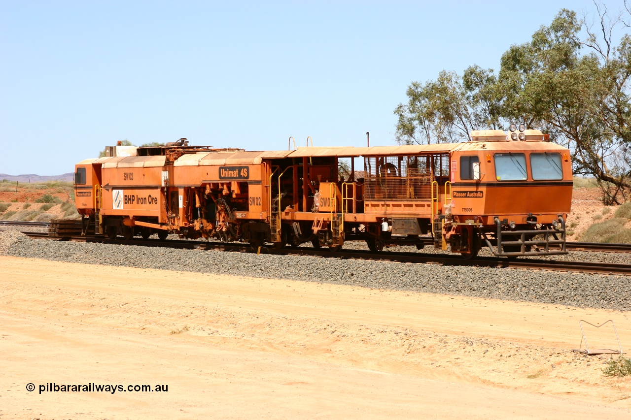 050917 5523
Coon Siding, on the truncated passing siding following a derailment Switch Tamper SW 02 is a Plasser Australia model Unimat S4 switch tamper. 17th September 2005.
Keywords: SW02;Plasser-Australia;Unimat-4S;track-machine;