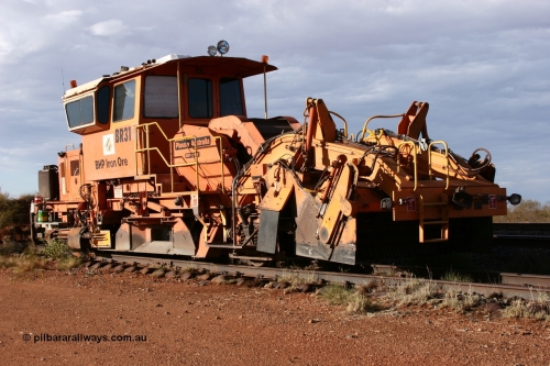 050421 1143
Gillam Siding backtrack, BHP's ballast regulator BR 31 a Plasser Australia SSP 110SW model serial 401, rear view. 21st April 2005.
Keywords: BR31;Plasser-Australia;SSP-110SW;401;track-machine;