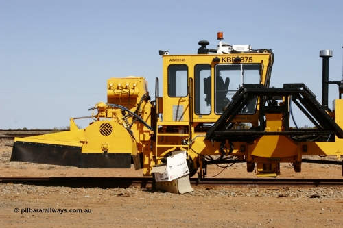 051001 5669
Flash Butt yard, a newly delivered Knox Kershaw KBR 875 ballast regulator serial 015-875-05. 1st October 2005.
Keywords: Knox-Kershaw;KBR-875;track-machine;