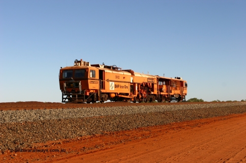 060429 3771
Bing Siding, switch tamper SW 02 hurries into Nelson Point, a Plasser Australia Unimat S4 model. 29th April 2006.
Keywords: SW02;Plasser-Australia;Unimat-4S;track-machine;